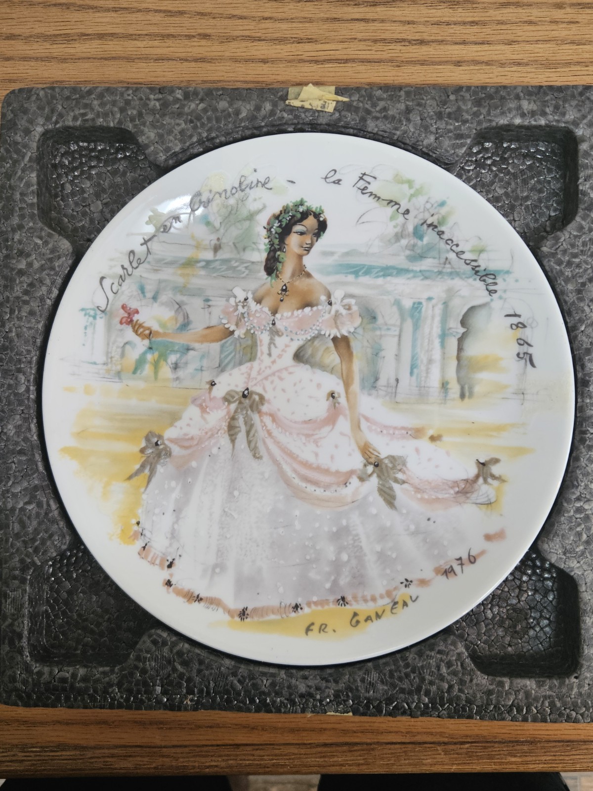 D'Arceau Limoges Scarlet en Crinoline 1865 Plate Ganeau 1976 DH611 MINT No Chips