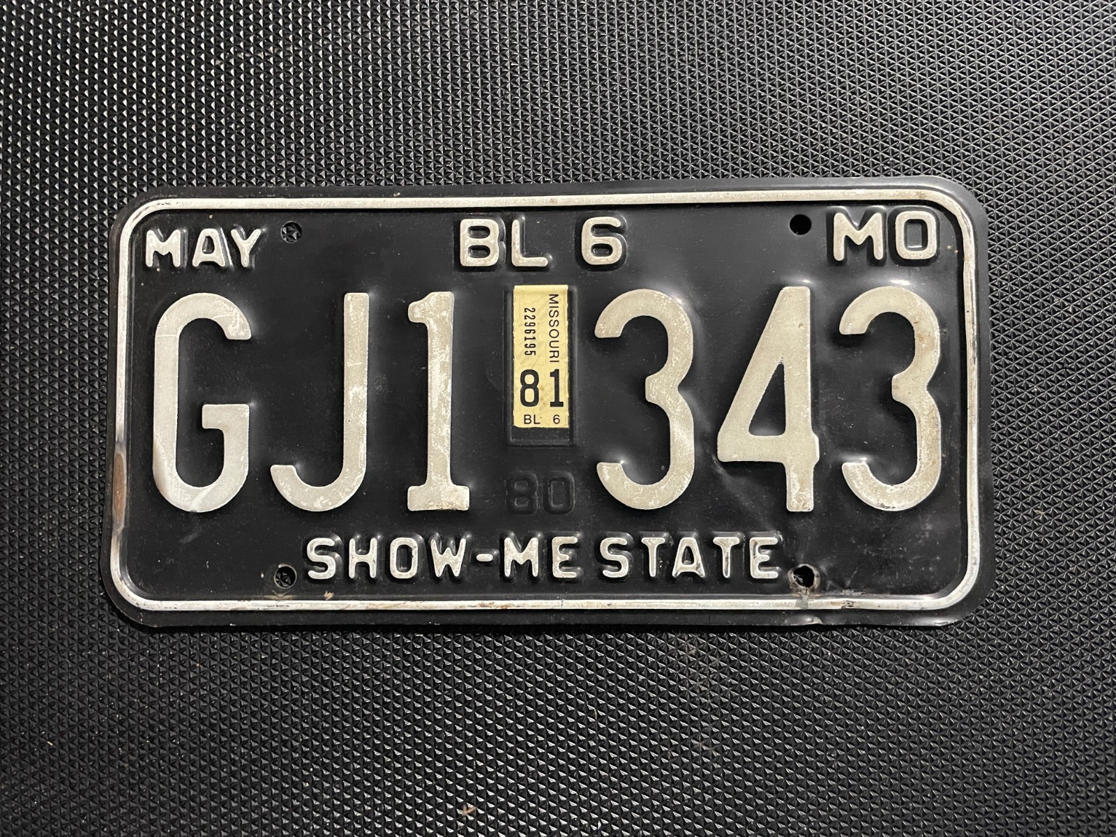 1981 MISSOURI LICENSE PLATE TRUCK MAY GJ1 343