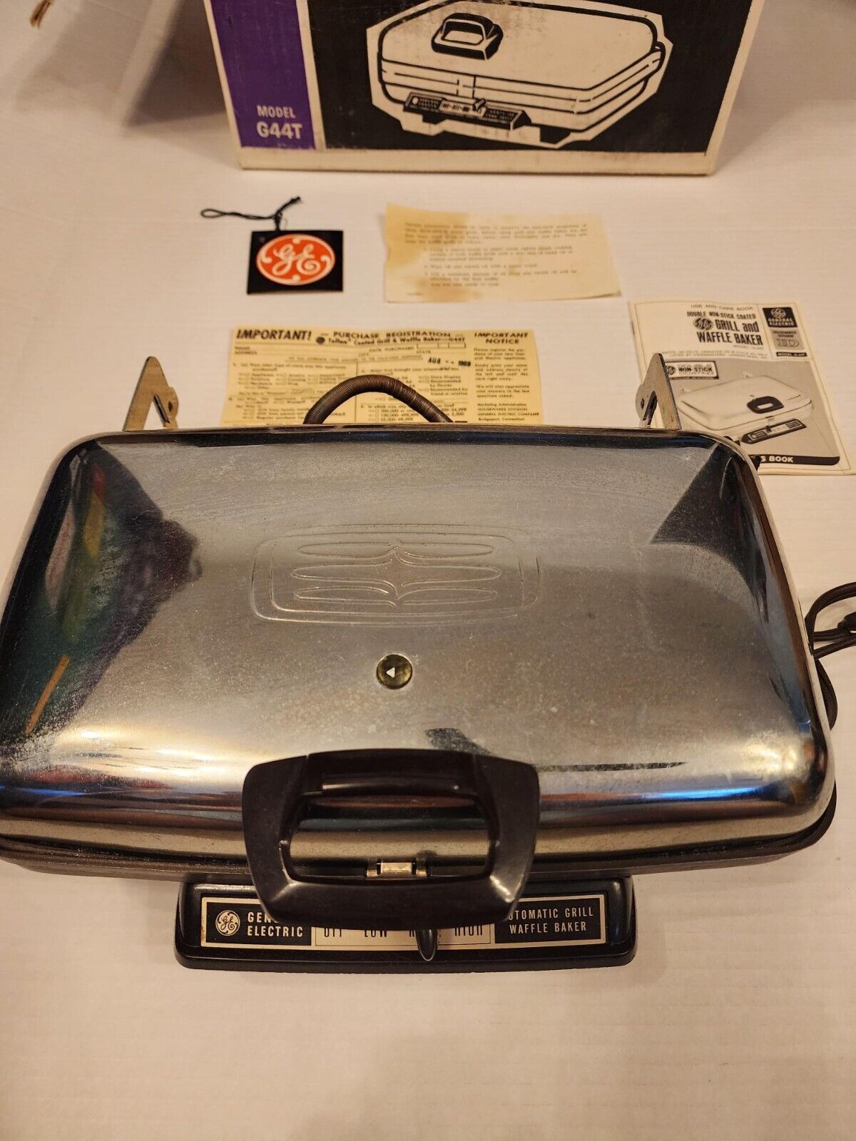 Complete Vintage General Electric GE Automatic Grill & Waffle Baker 14G44T