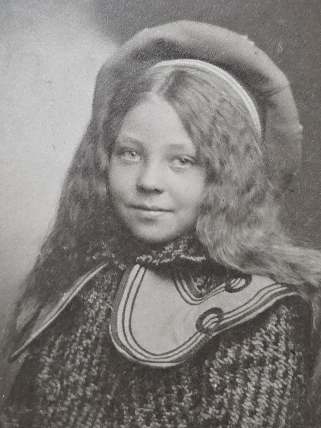 Antique Victorian Photo Young Girl Extremely Long Hair Sailor Collar c1900