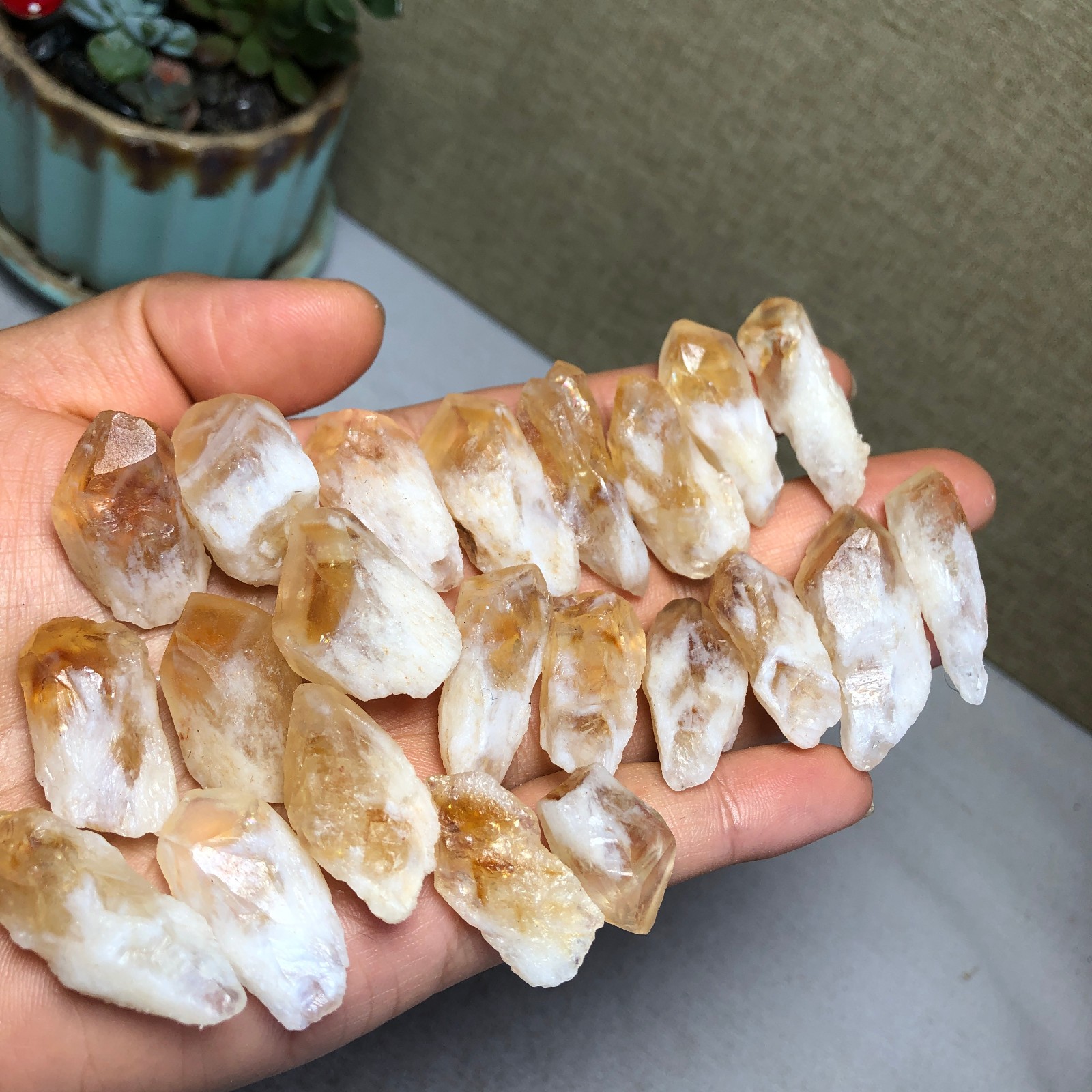 22pcs NATURAL  yellow Crystal pieces original point Specimen 130g A5448