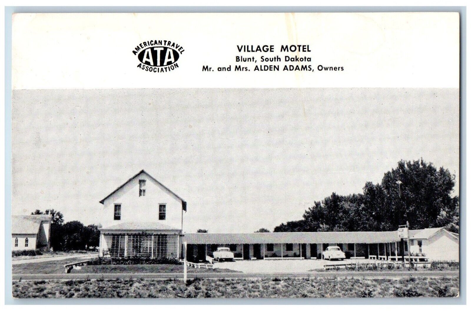 Blunt South Dakota SD Postcard Village Motel Exterior View Building 1940 Antique