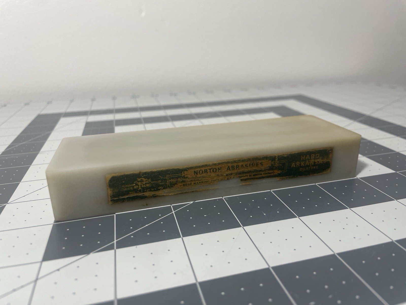 Vintage Norton Pike Translucent Hard Arkansas Sharpening Razor Hone