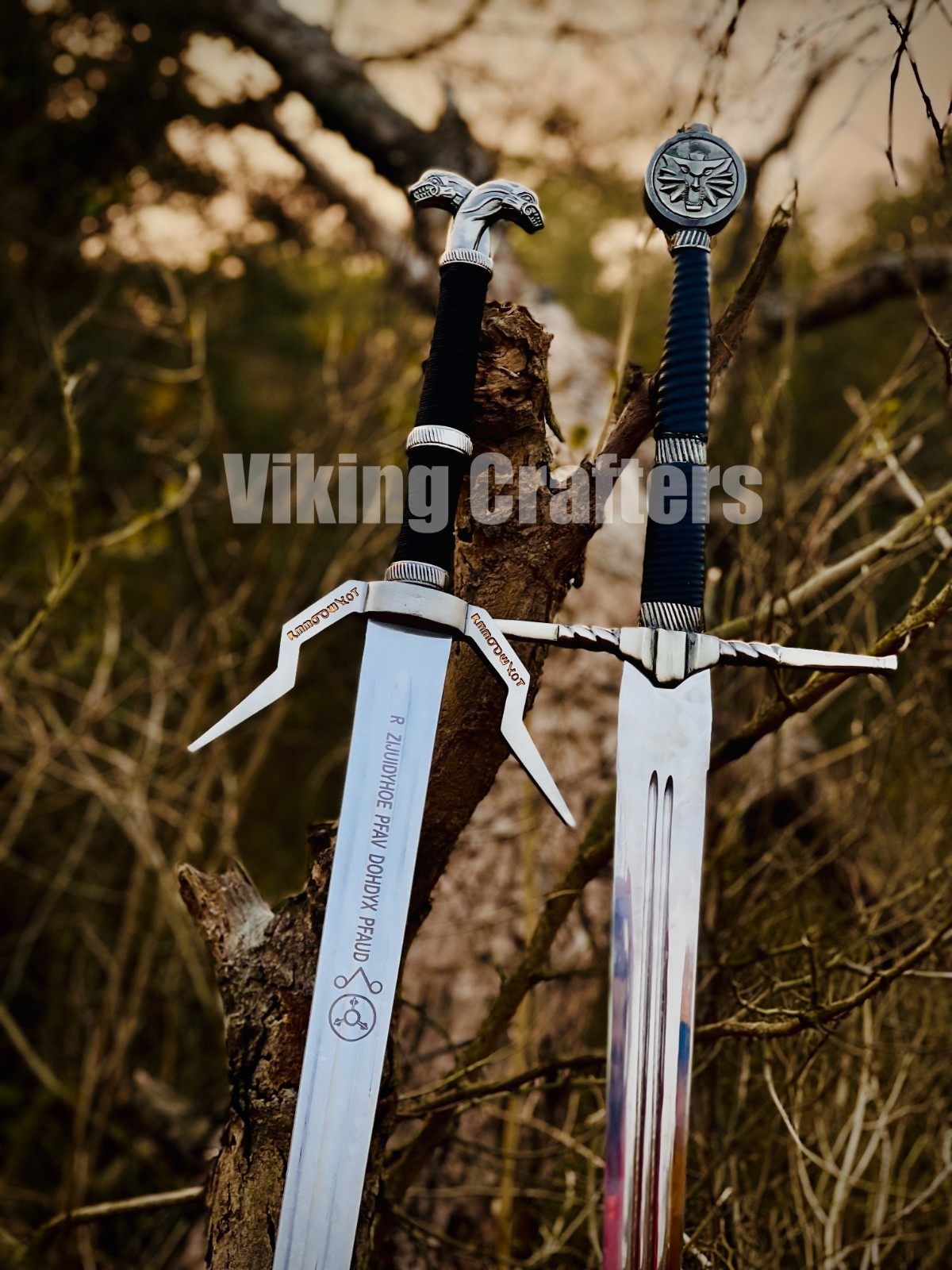 Pair of Witcher 3 Wild Hunt Geralt Arondight\'s Black Wolf & Feline Viking Swords
