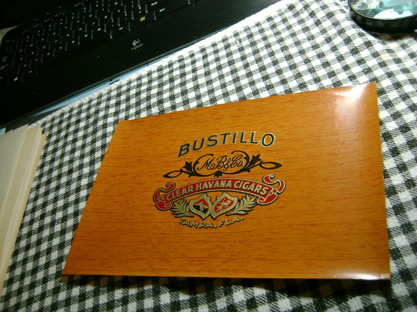 BUSTILLO-VINTAGE INNER CIGAR BOX -EMBOSSED LABEL BUSTILLO-VINTAGE INNER CIGAR BOX -EMBOSSED LABEL