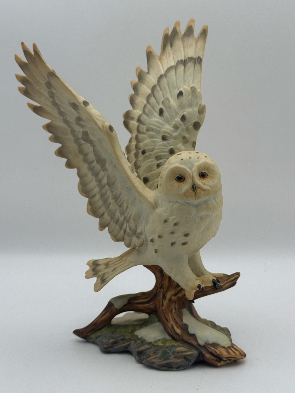 Vintage 1991 HOMCO Masterpiece Porcelain Arctic Flight Snowy Owl Figurine Wings