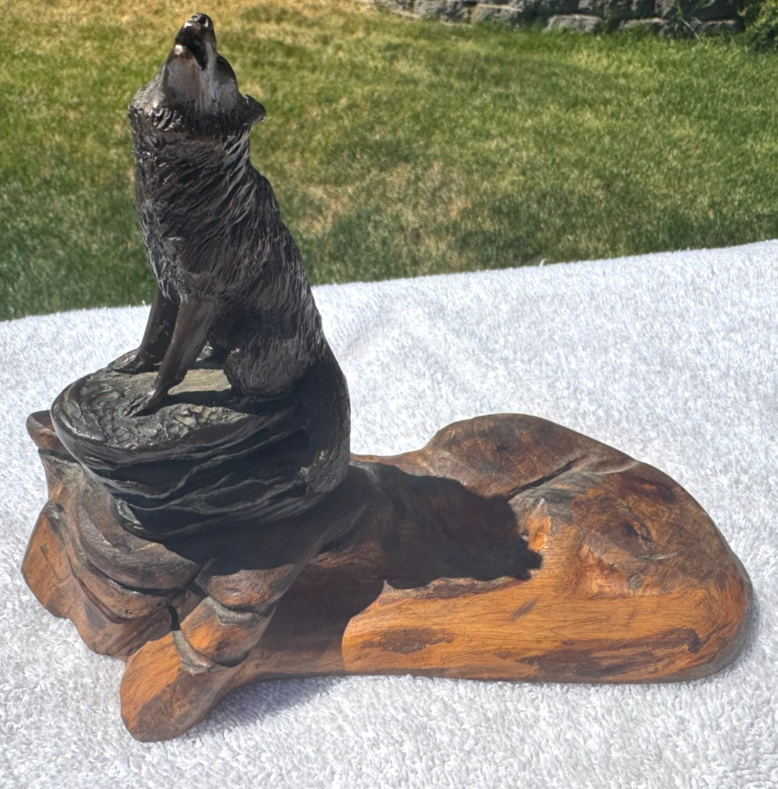 Vintage Les Welliver Bronze wolf \