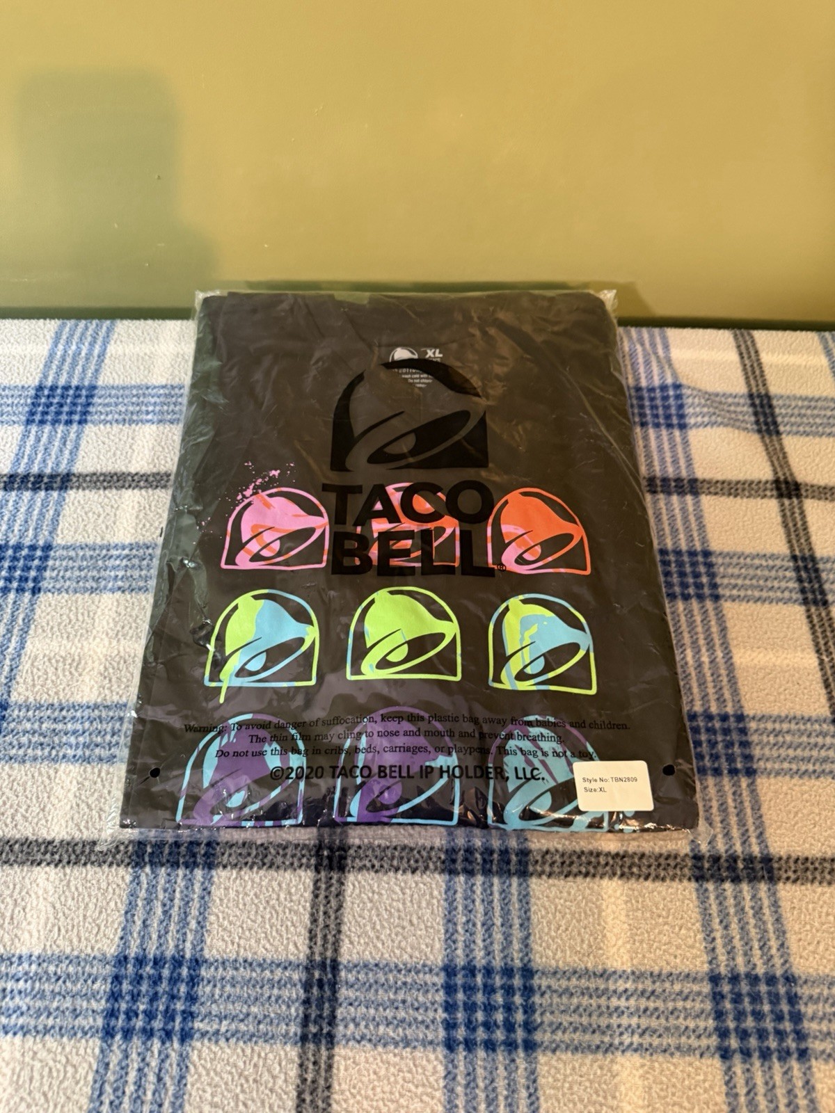 NWT Taco Bell Employee Shirt Lot of 3 XL Crew V Neck Henley Uniform