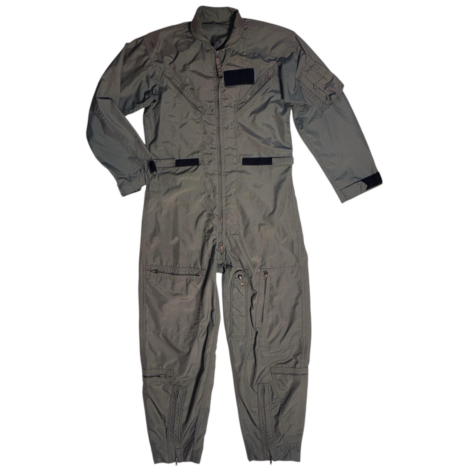 FULL LENGTH FLIGHT SUIT MILITARY SURPLUS AIR FORCE JUMPSUIT COVERALL M’S MEDIUM?