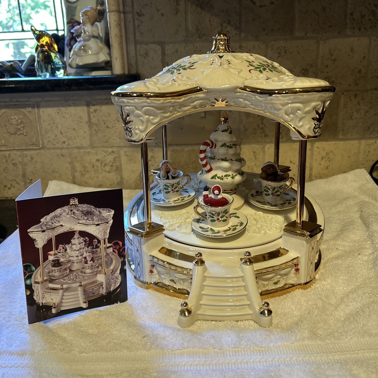 RARE Lenox 2003 Holiday Christmas Musical- Animated TEA CUP Carousel Ride w/Box