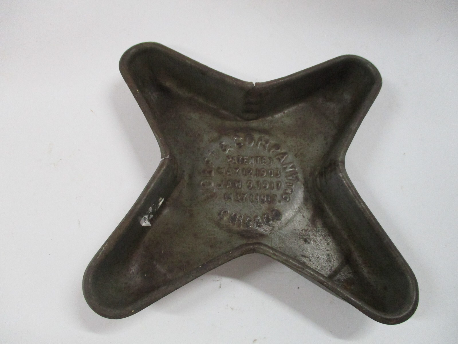 Antique Hoeft & Company Metal Chicken Waterer Star Shape/plus 5 U of W