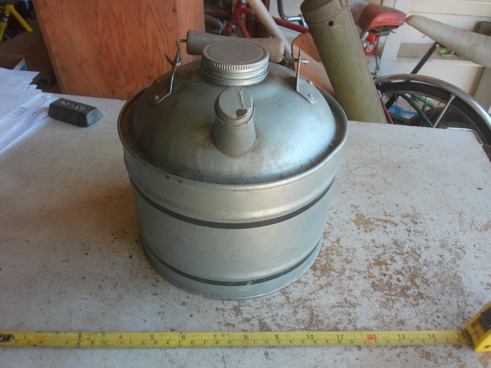 Vintage Nicely Painted 1 Gallon kerosene Oil Can Lot 26-56-1