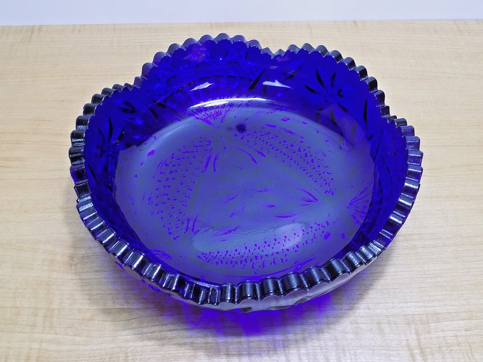 Dark Cobalt Blue Glass Floral & Leaf Pattern 8\