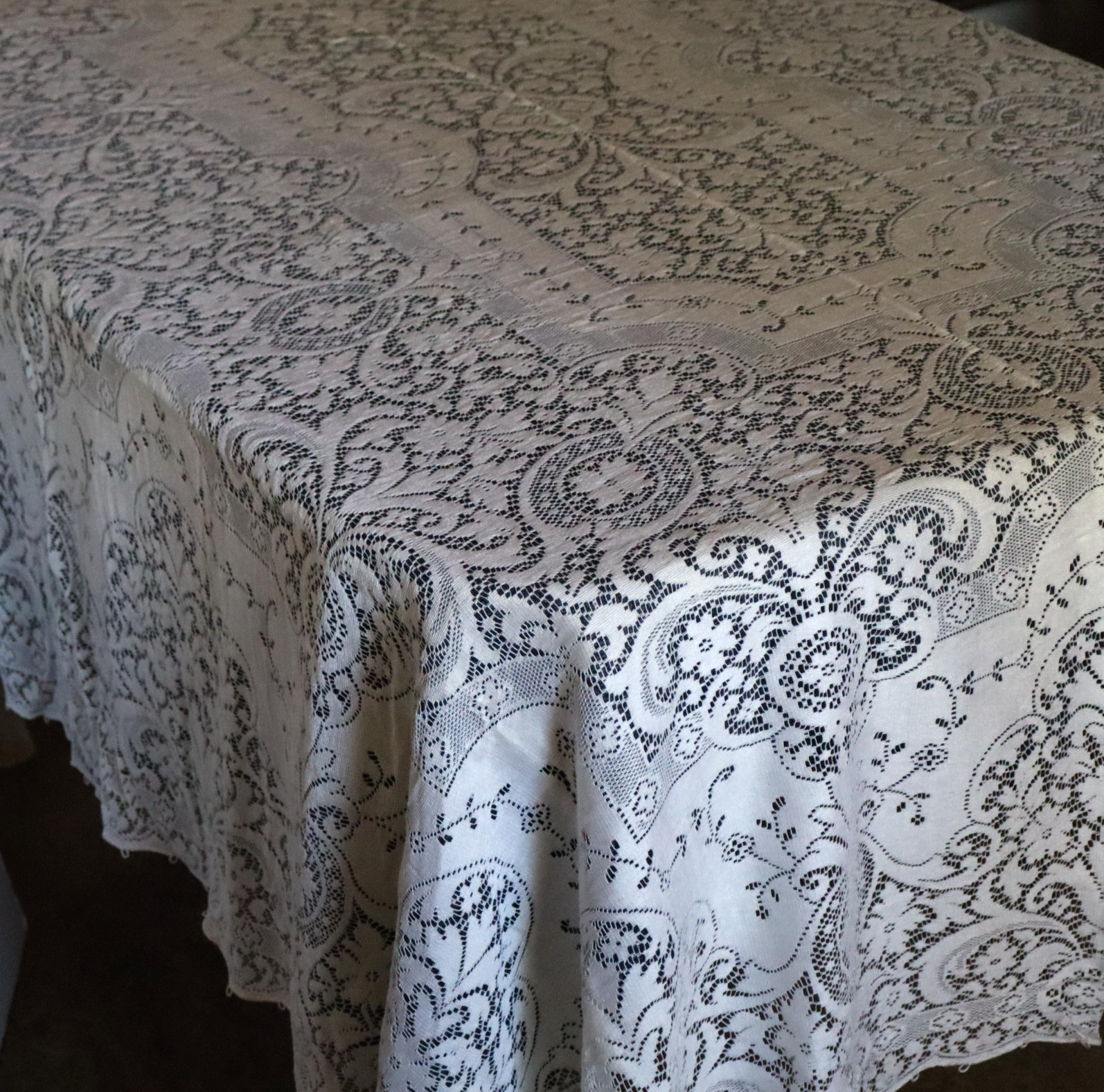 Vtg Rect Quaker Lace Tablecloth #1100 Embassy, White, Picot Edges 66 x 84\