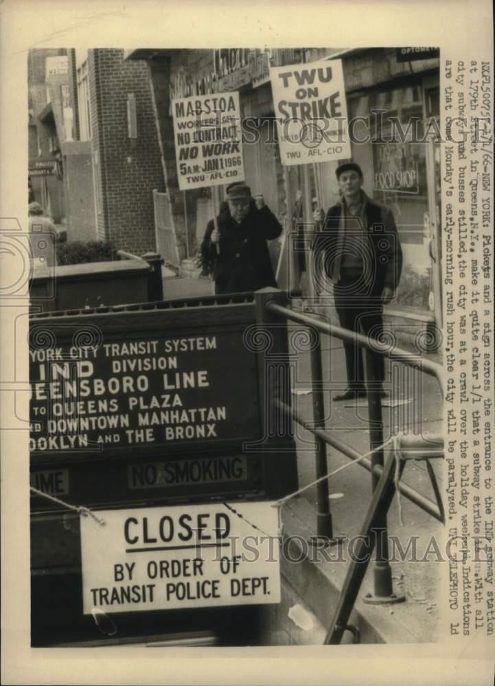 1966 Press Photo Pickets and a sign signify a subway strike in New York 1966 Press Photo Pickets and a sign signify a subway strike in New York