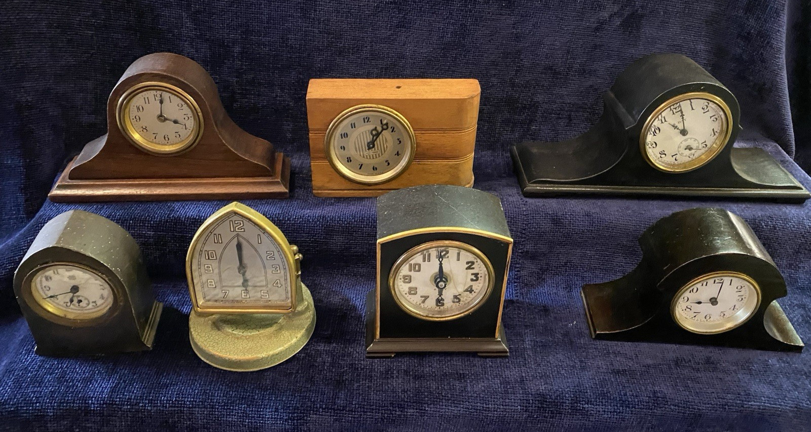 VERY NICE SET - 7 VINTAGE MINI CLOCKS