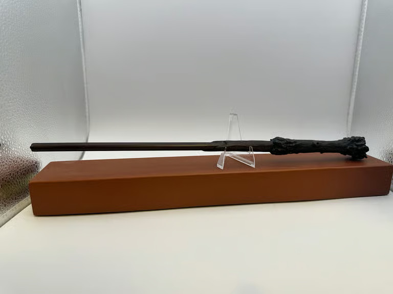 Universal Studios Harry Potter Interactive Wand .  The Wizarding World Of HP