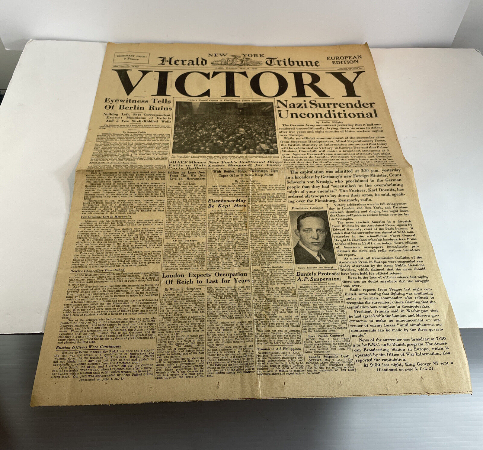ORIGINAL NEW YORK HERALD TRIBUNE Paris European Edition VICTORY 8 MAY 1945 4 Pg