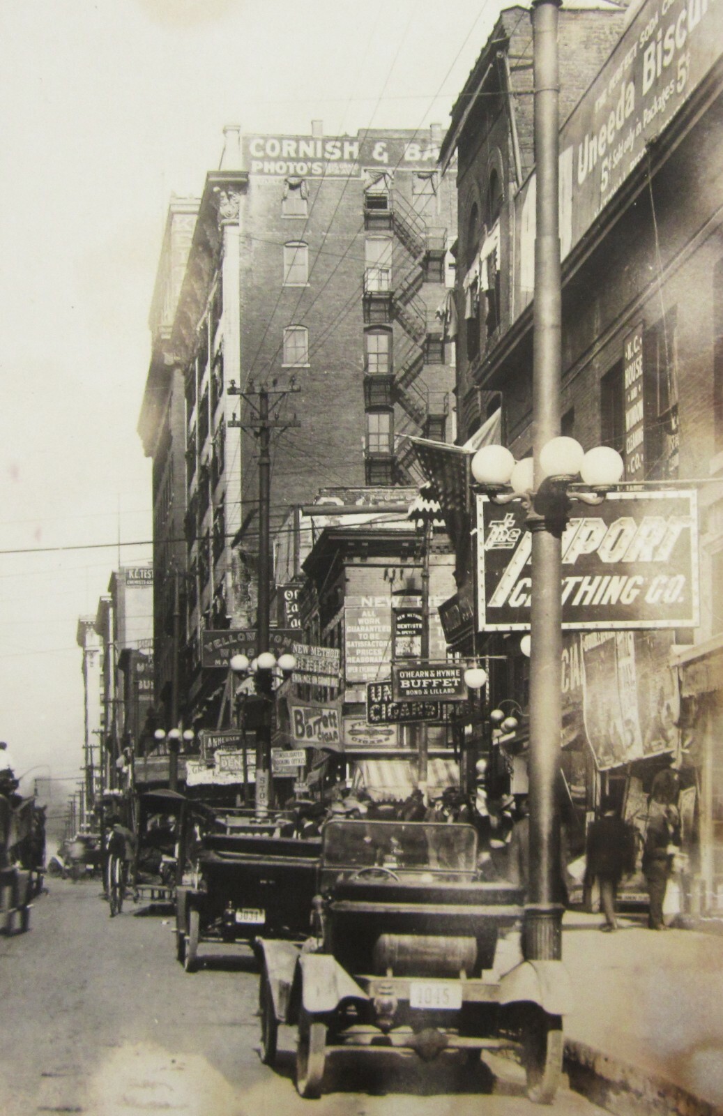 Kansas City MO Photo Grand Avenue Business District Horse Buggies Cars 1910-20