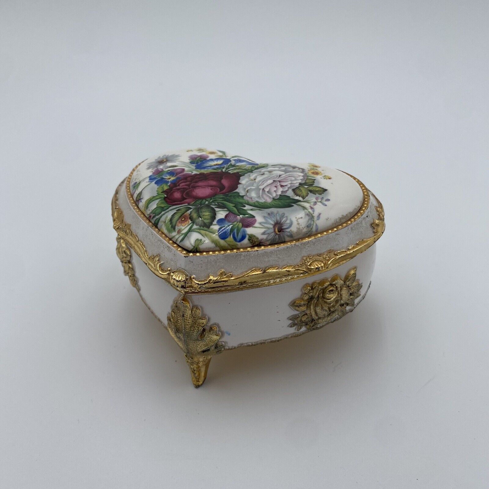 Vintage Heart Sankyo Music Box Trinket Jewelry Gold Ornate Floral Shabby Chic