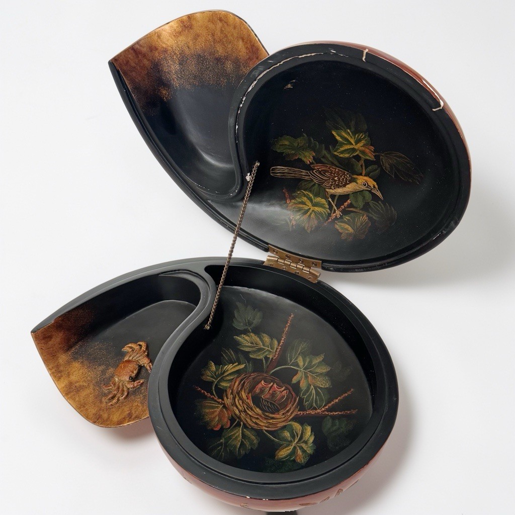 Vintage Castilian Imports Large Hand Painted Floral Shell Box Bird Interior 4714