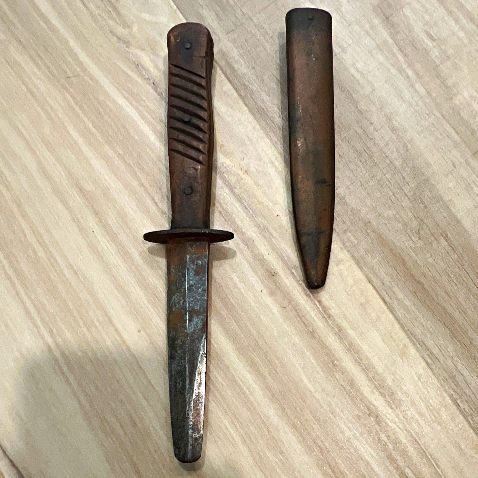 Vintage Imperial German WWI Trench Boot Fighting Knife wooden handle & scabbard
