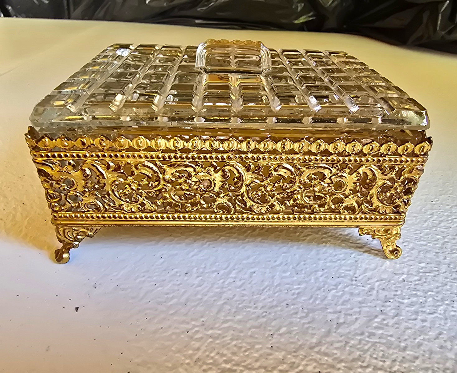 vintage Apollo 4042/2 Gold Tone Filigree Trinket Box w/ crystal box and lid