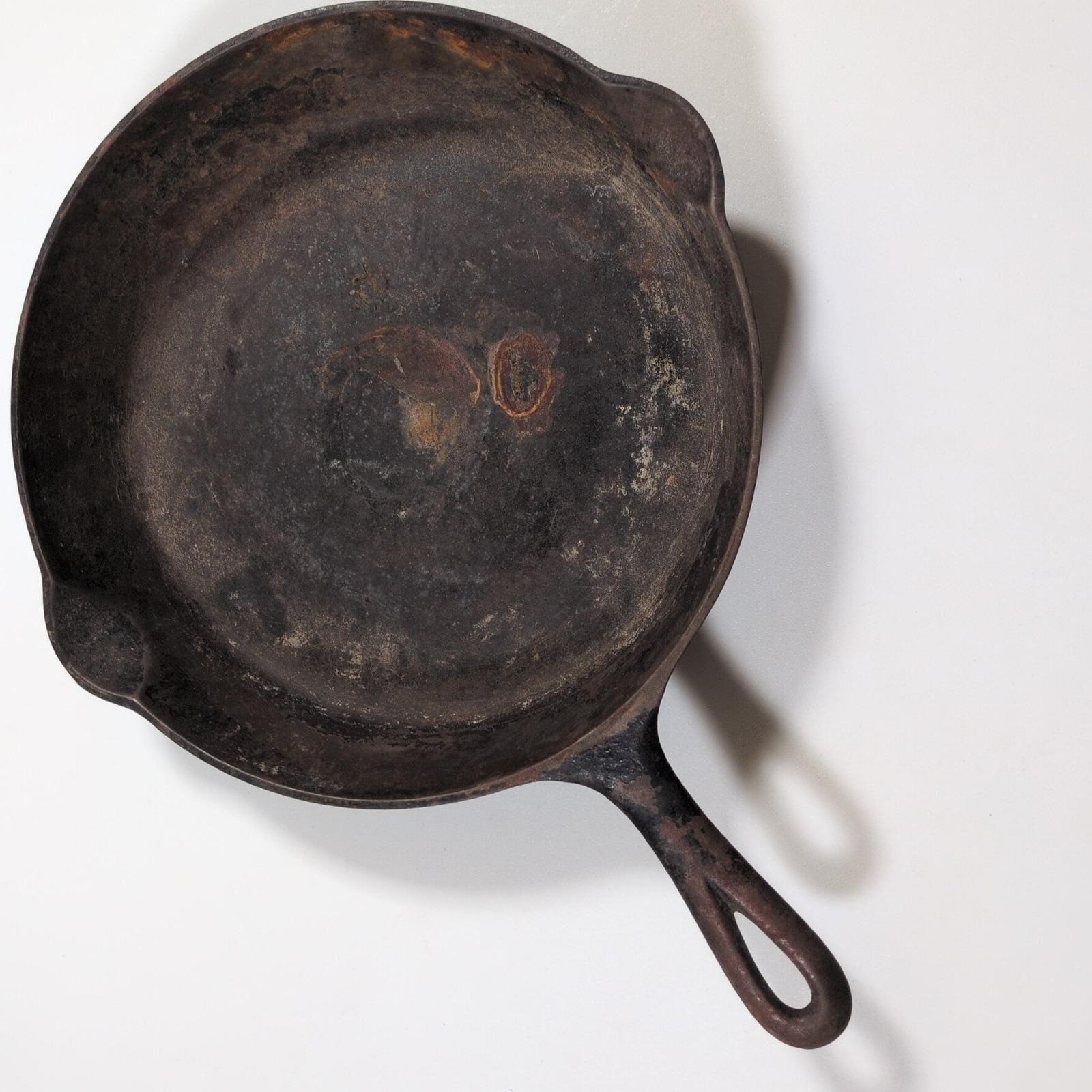Vtg Griswold No 9 Cast Iron Skillet Large Block Logo Heat Ring 710 Erie PA USA