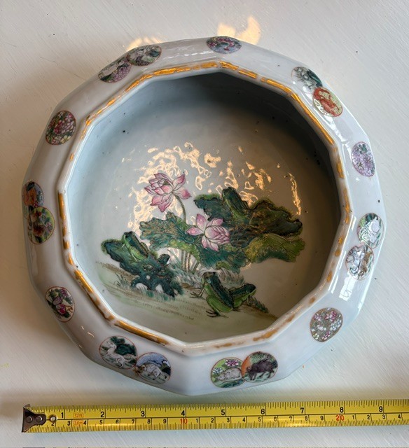 Antique Chinese Porcelain Octagonal Bulb bowl, Late Qing Antique Chinese Porcelain Octagonal Bulb bowl, Late Qing