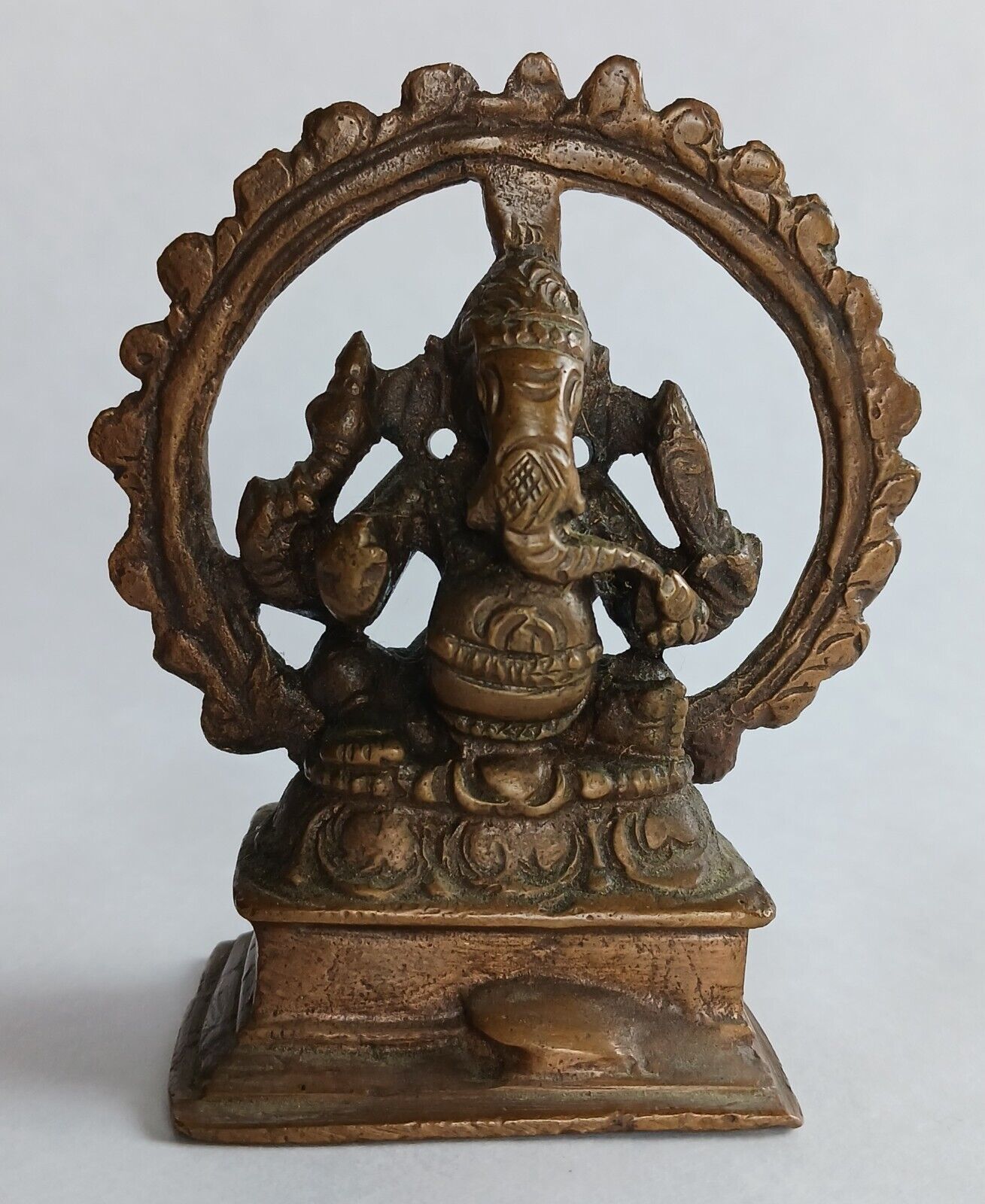 Vintage Small Solid Brass Ganesha Statue Figurine Sitting On Alter Collectable
