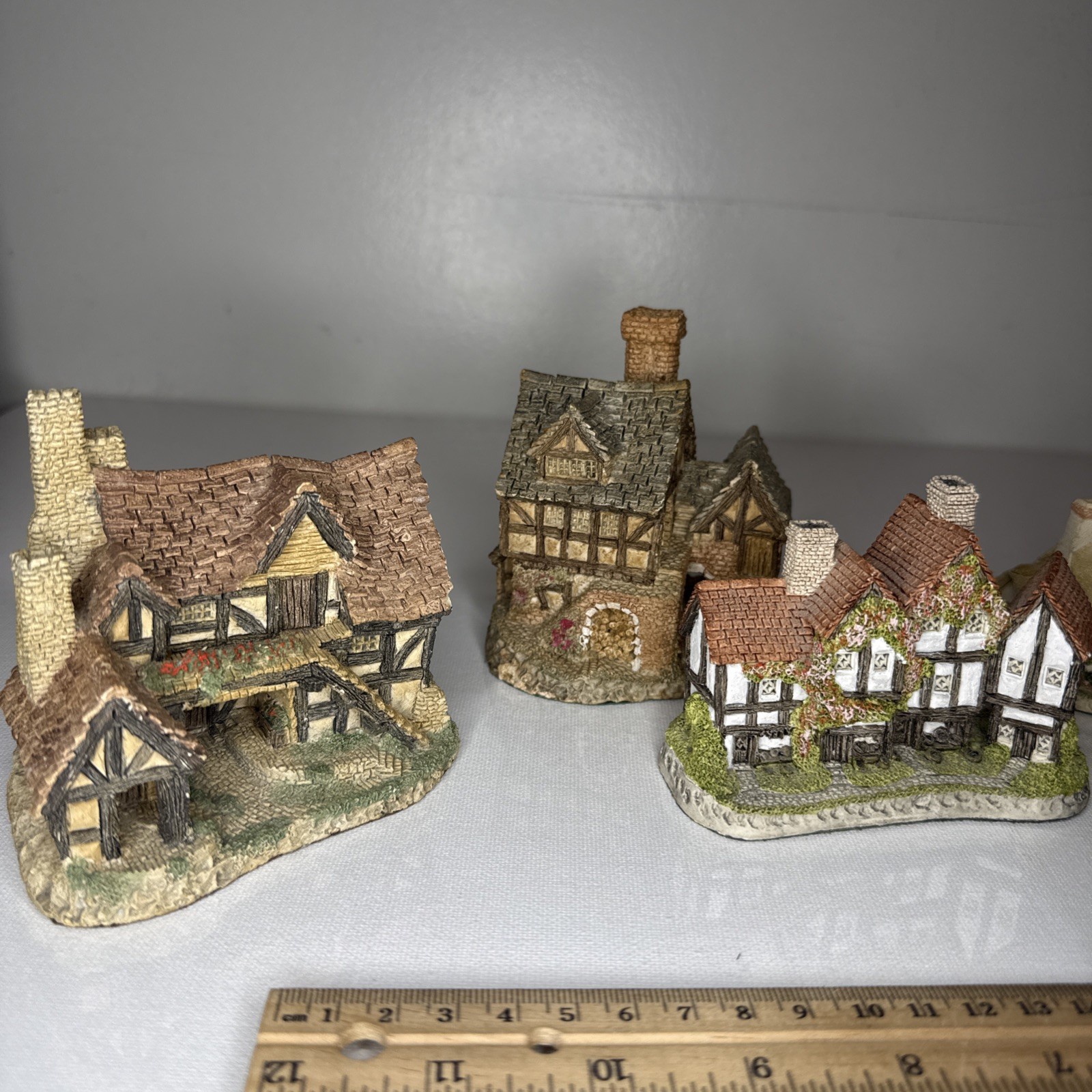 Lot of 6 Vintage David Winter Miniature Cottages Houses Collection Hand Painted⁠