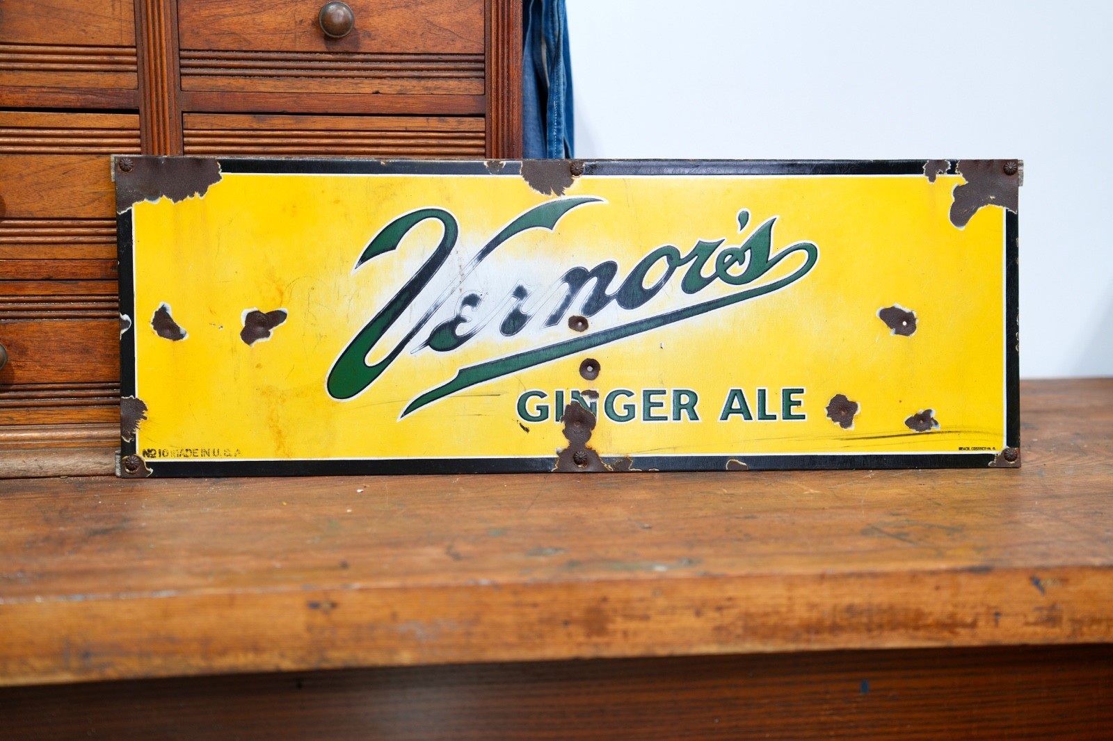 VINTAGE VERNORS GINGER ALE PORCELAIN SODA SIGN BAR BEVERAGE COLA DRINK 29\