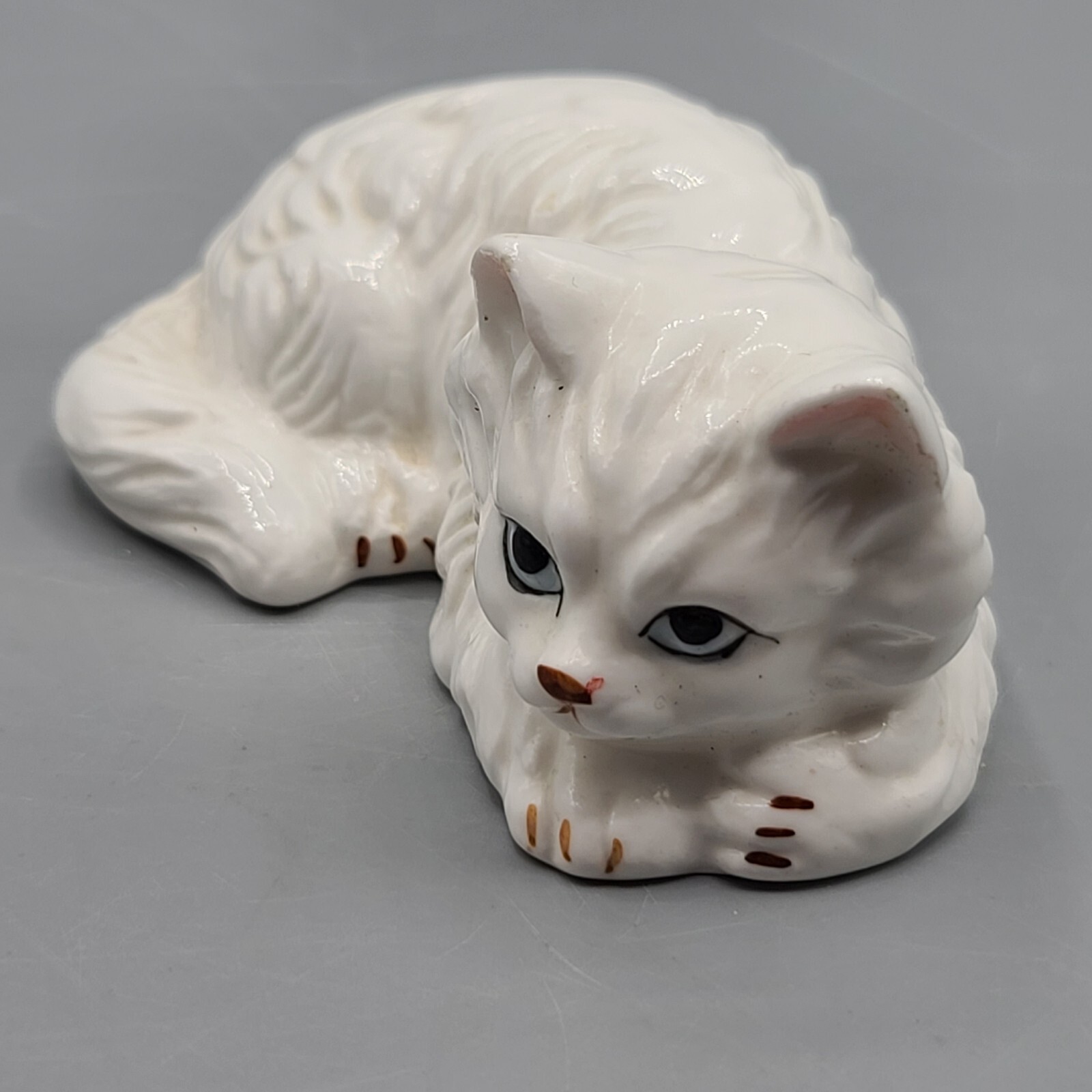 Lefton Figurine White Cat Bone China Taiwan 4 Inch Long