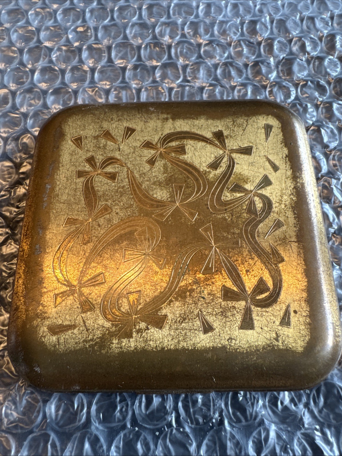 Vintage Pilcher Brass Makeup Compact Ribbon Engraved Mirror Powder Case USA🎀💄 Vintage Pilcher Brass Makeup Compact Ribbon Engraved Mirror Powder Case USA🎀💄