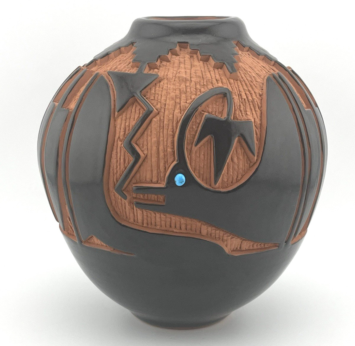 Sgraffito Pot by Hanna Jay Kinlicheni – Navajo artist in Santa Clara Style