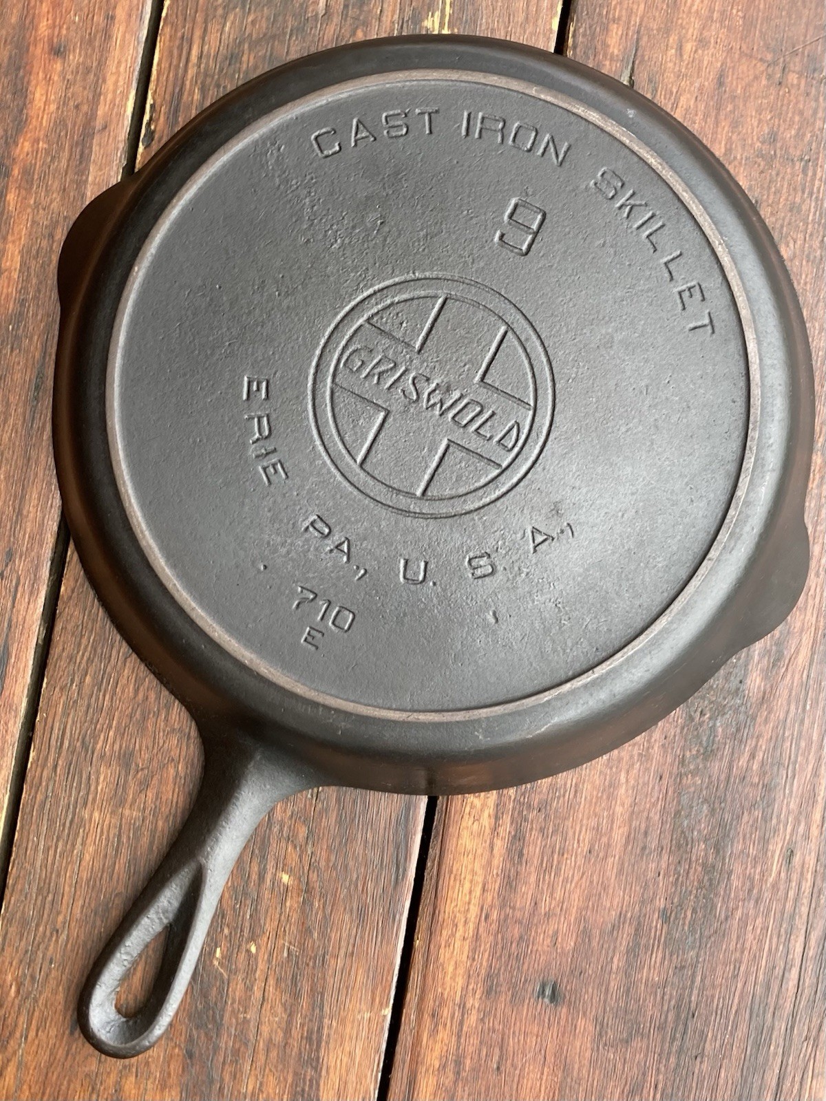 Griswold Cast Iron #9 Slant EPU Logo Skillet