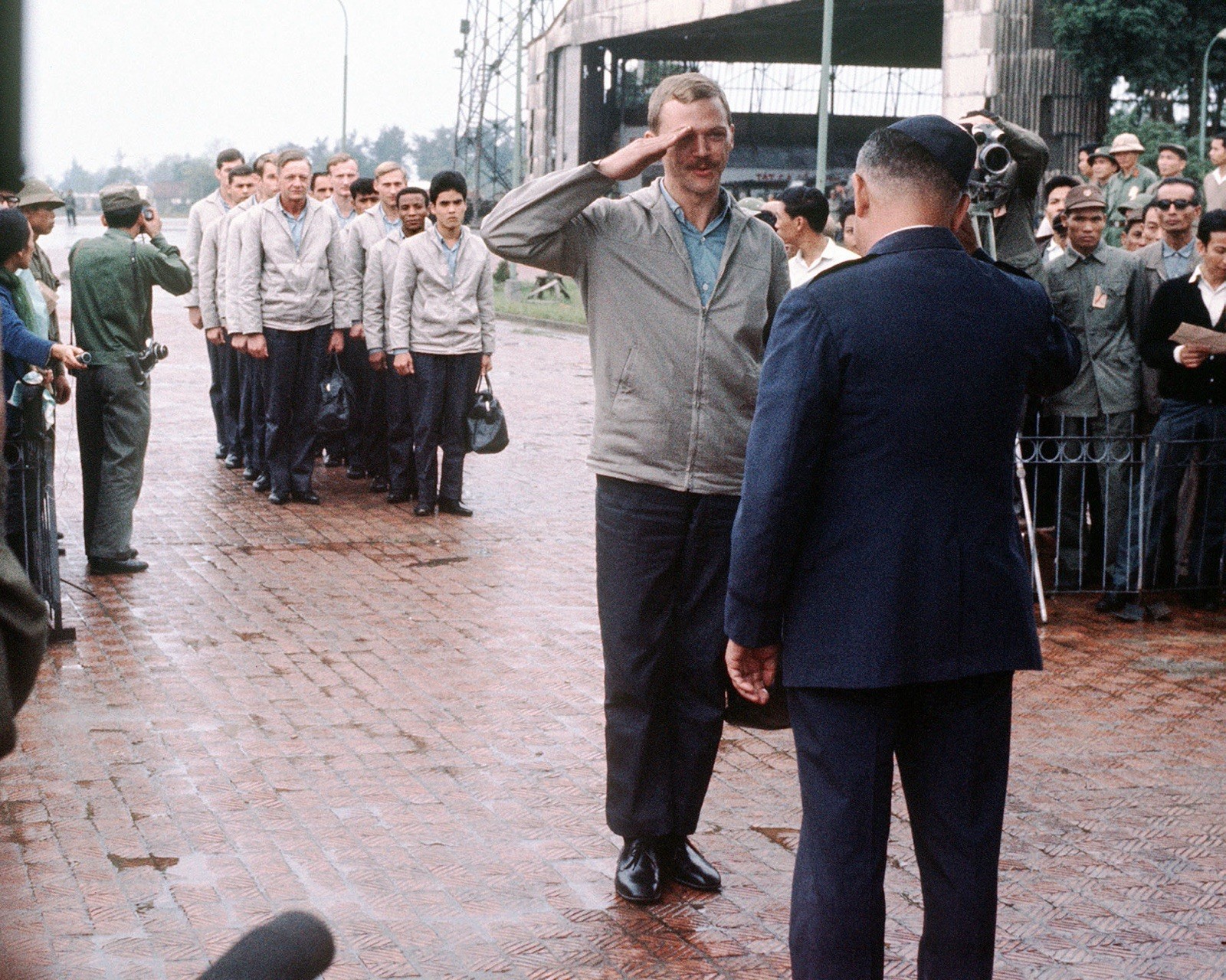 1973 Vietnam War POW Photo Operation Homecoming Gia Lam Hanoi Capt Parsels 8x10