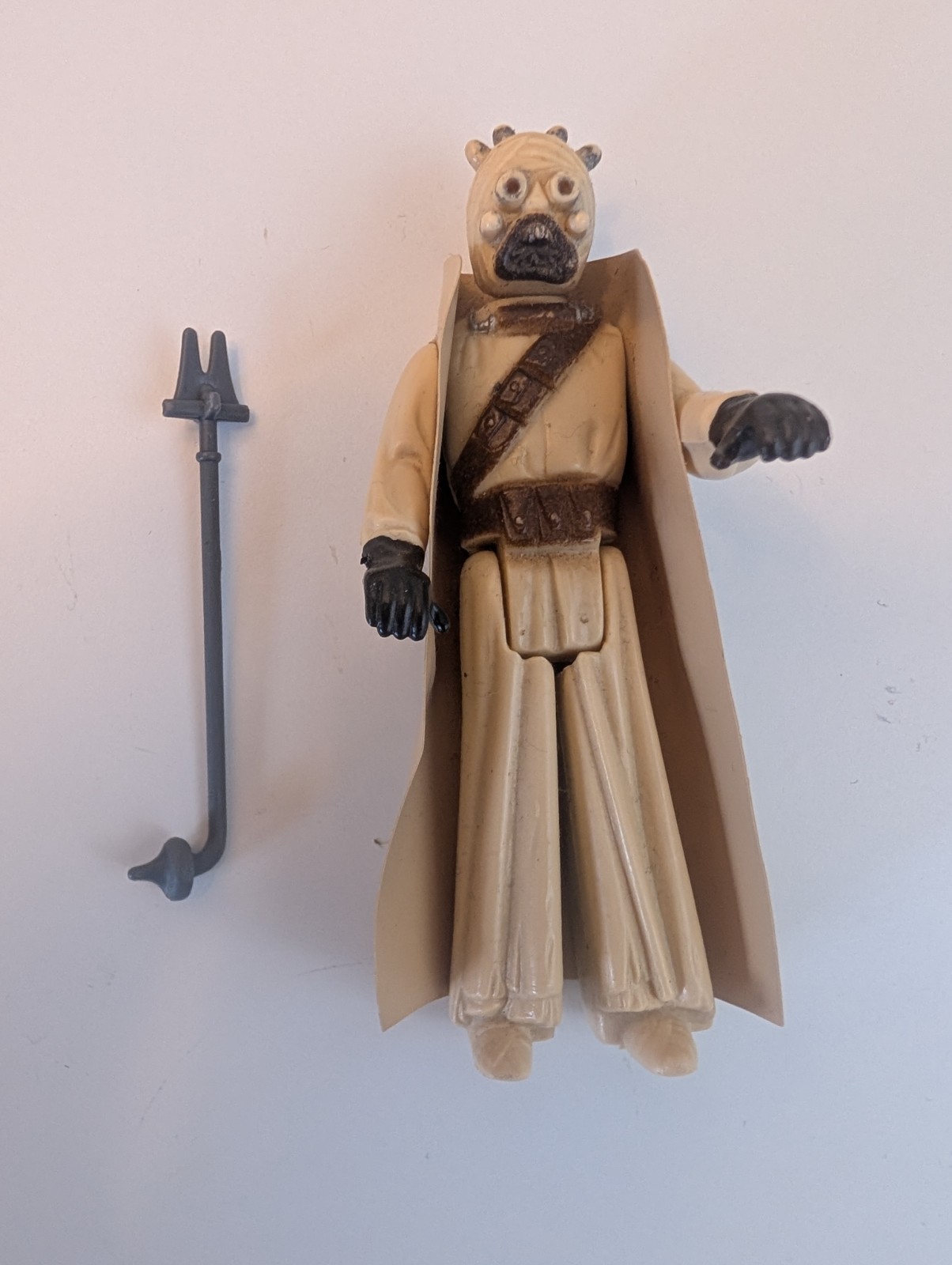 Star Wars Tusken Raider Action Figure w/ Gaderffii Stick Weapon Accessory