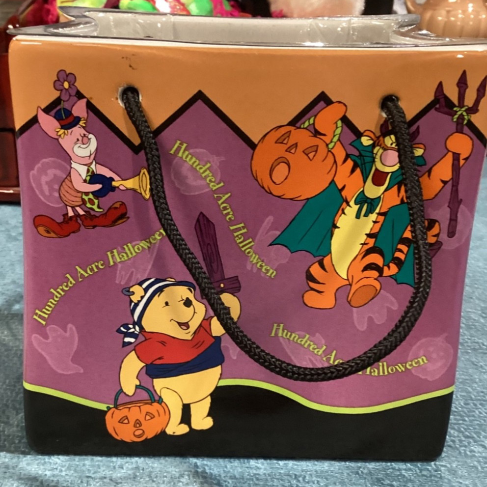 Vintage FTD 2000 Disney Winnie the Pooh Halloween Ceramic Gift Bag Planter New