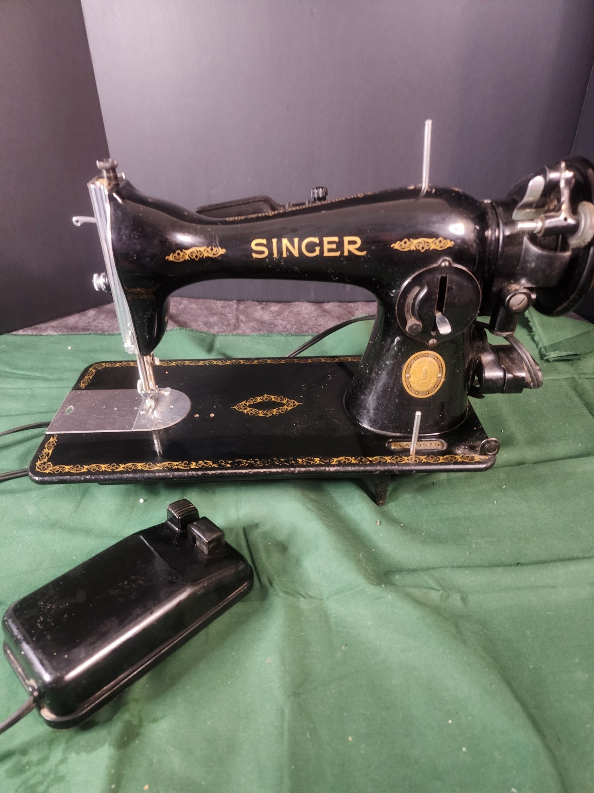 Vintage Singer Sewing Machine 15-91 1953 Al489570 Tested With Foot Pedal