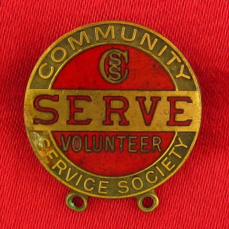 Vintage COMMUNITY SERVICE SOCIETY Pin RED ENAMEL SERVE VOLUNTEER Goldtone Pin