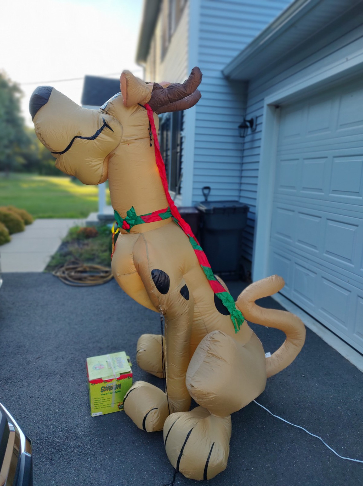 Gemmy 8\' Scooby Doo Christmas Inflatable 2002  item 14971 
