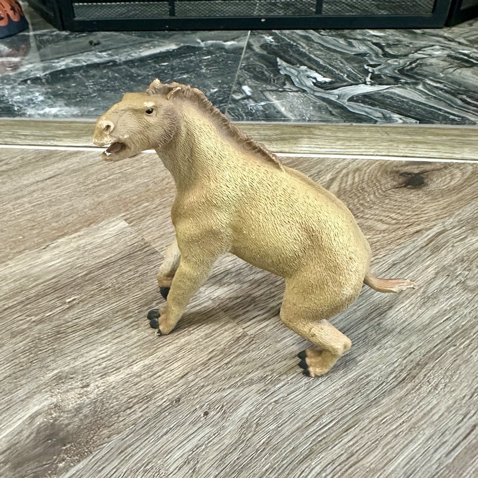 CollectA Moropus Prehistoric Dinosaur Toy Model Figure Deluxe 1:20 US seller