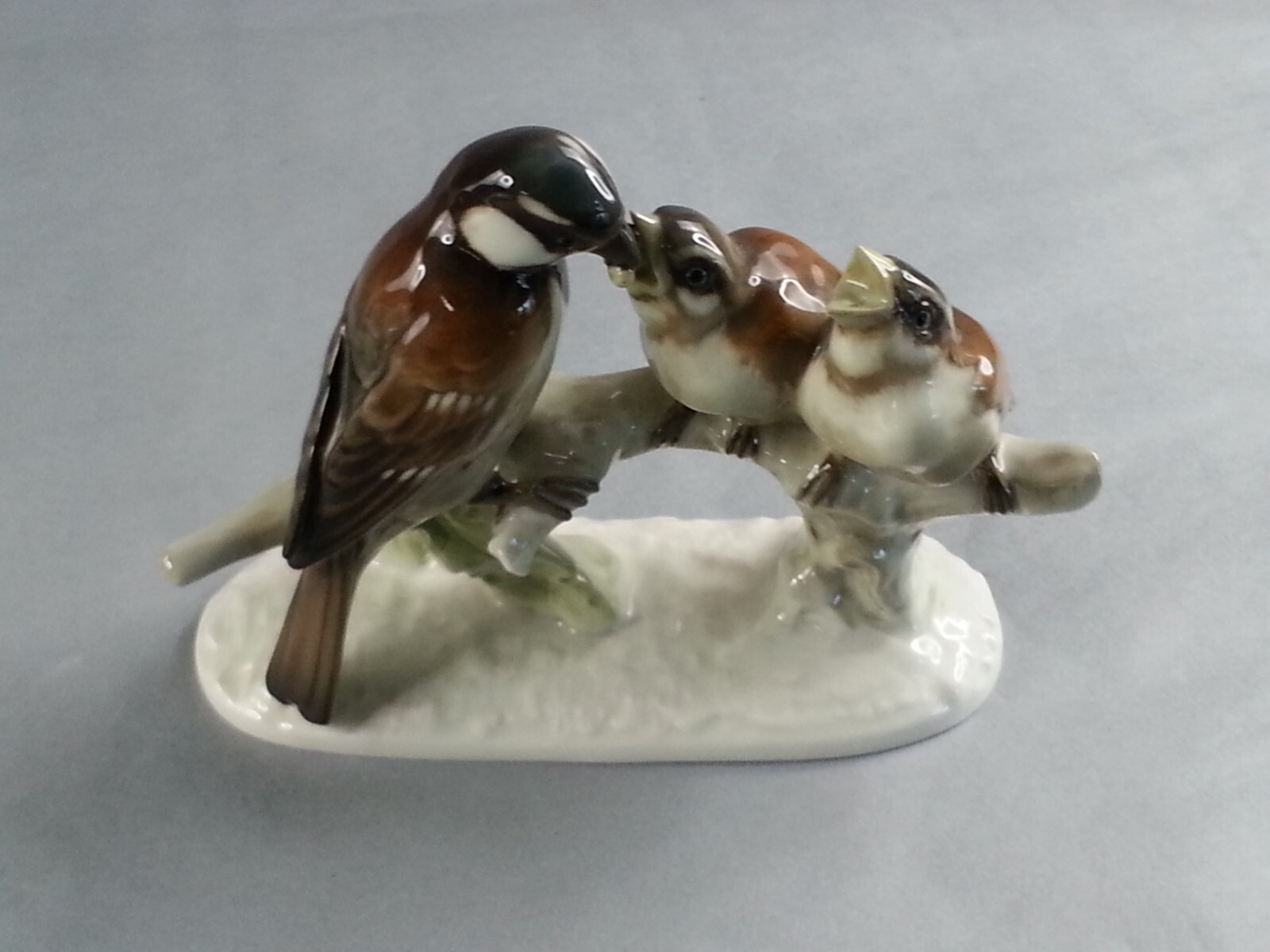 Vintage  Lorenz Hutschenreuther Germany Mother Bird Feeding Babies Figurine