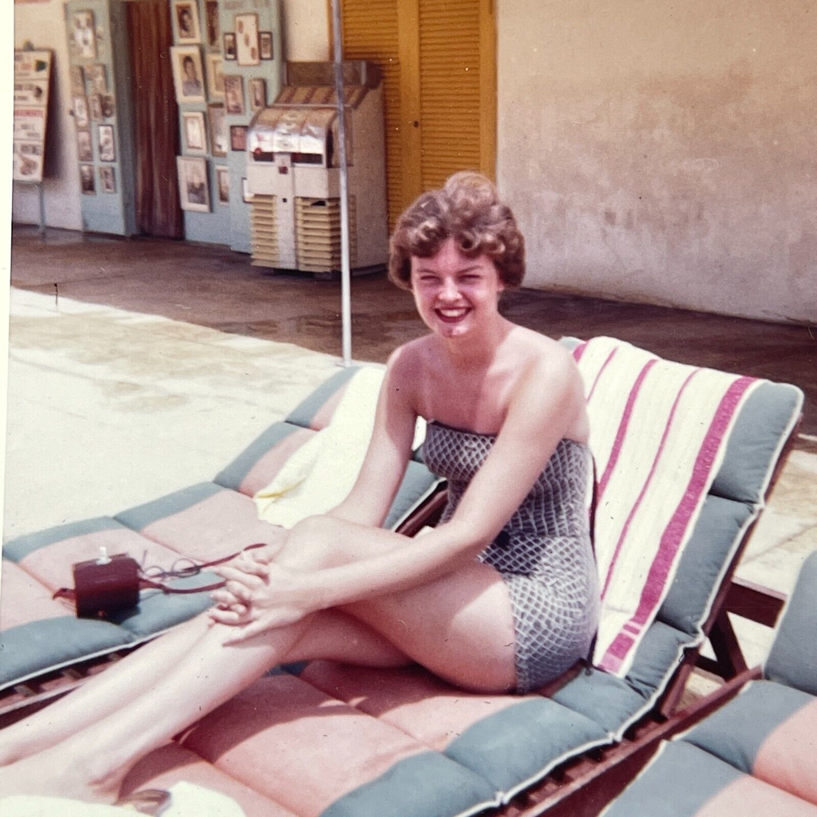 P7 Photograph Beautiful Woman Shorthair Brunette One Piece Bathing Suit 1960