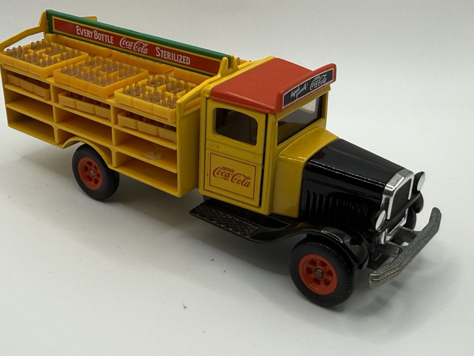 Siku diecast vintage Coca-Cola Delivery Truck with 9 Total Cases Siku diecast vintage Coca-Cola Delivery Truck with 9 Total Cases