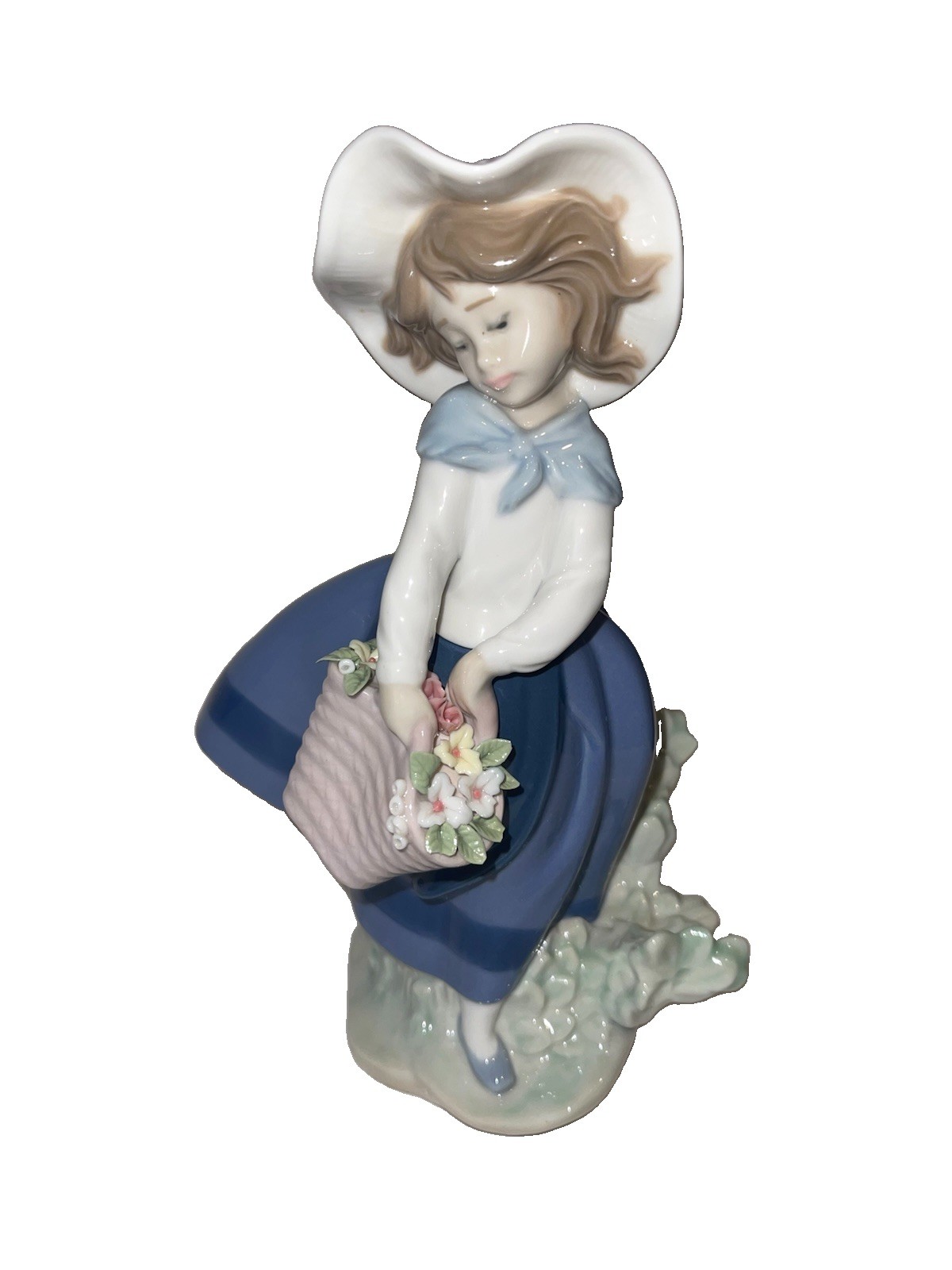 Lladro Pretty Pickings Girl With Basket of Flowers 7\