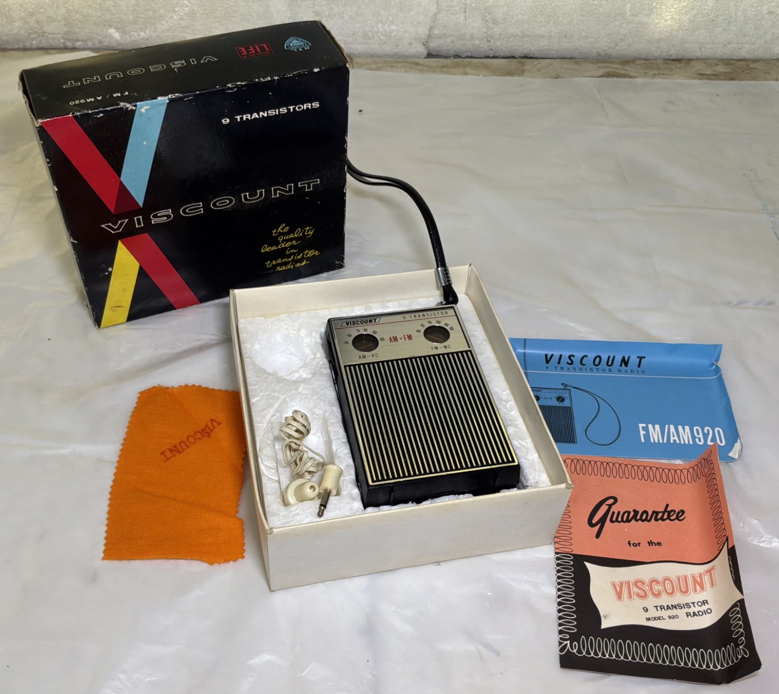 vintage ~VISCOUNT antique JAPAN Japanese AM/FM Transistor POCKET RADIO with BOX~