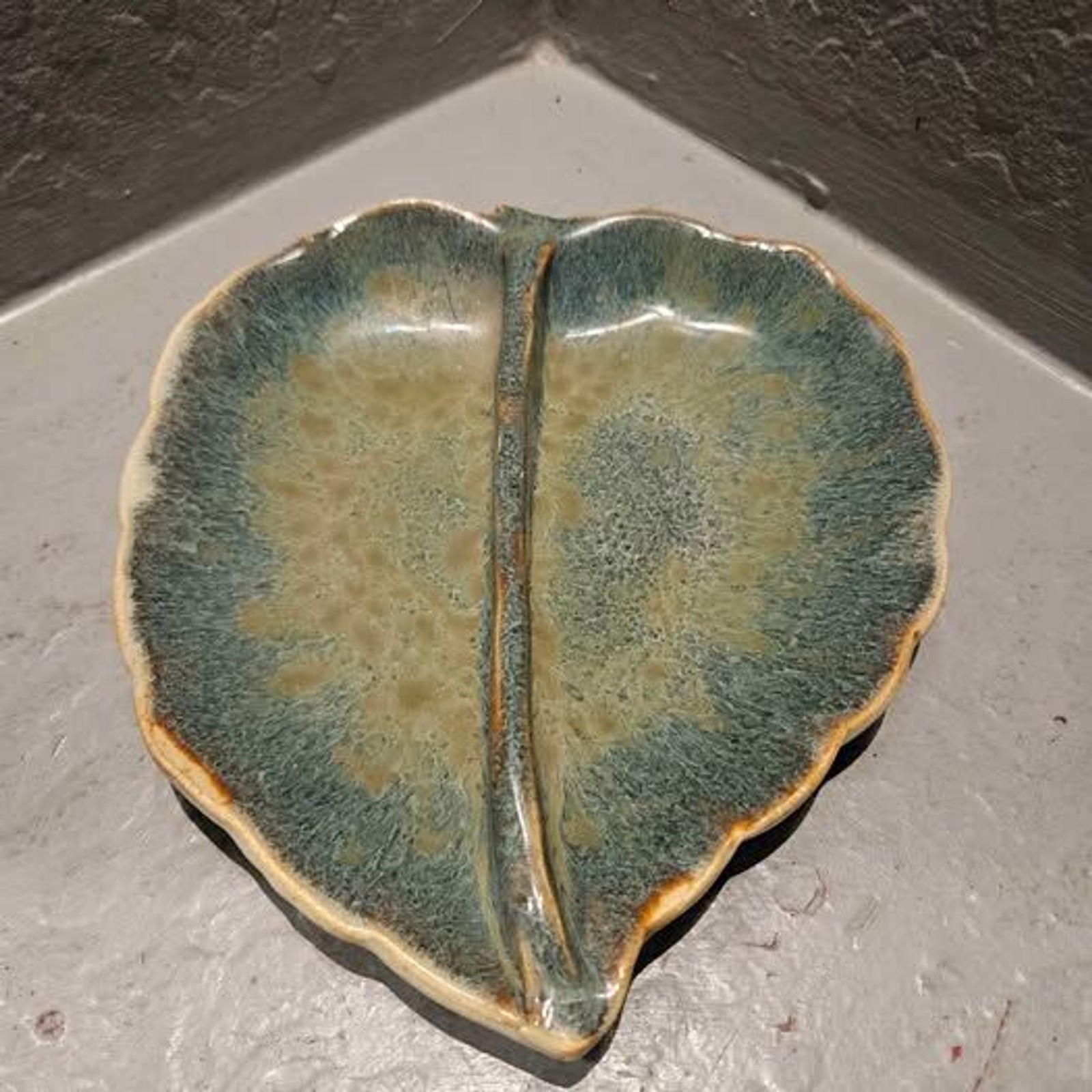 Handmade Ceramic Divided Leaf Glaze Pottery Dish