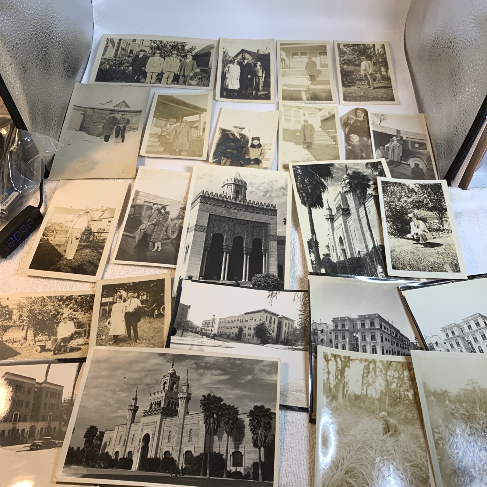 Lot of 25+ Vtg 1920s 1940s Snapshot PHOTOS American Family Life Men Women Kids Lot of 25+ Vtg 1920s 1940s Snapshot PHOTOS American Family Life Men Women Kids